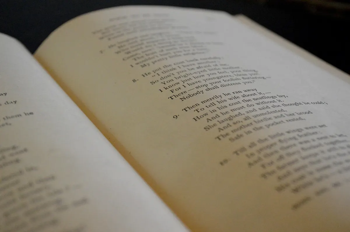 What Is Free Verse? An Explainer for New Poets